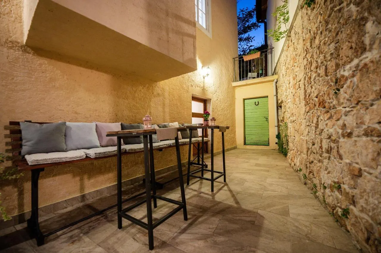 Bed & Breakfast Boutique B&B Mali Pariz Grizane-Belgrad
