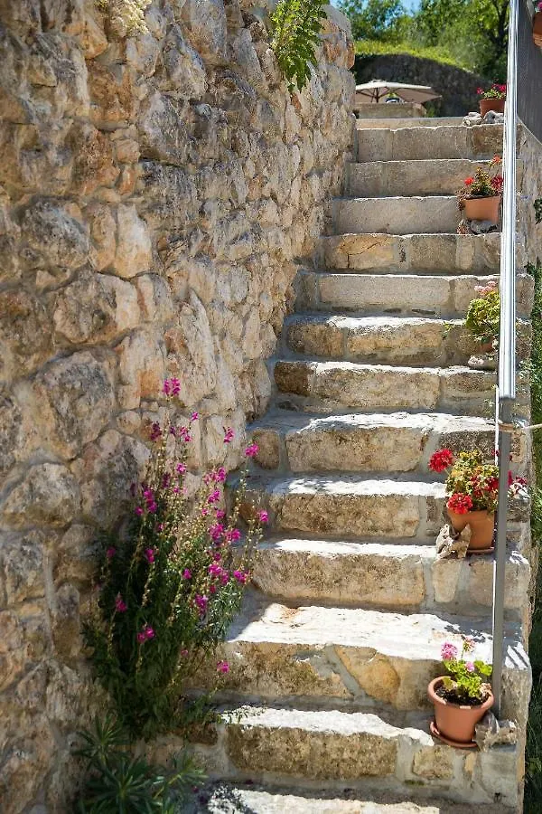 Boutique B&B Mali Pariz Grizane-Belgrad 5*,  Croatia
